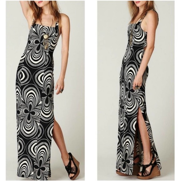 Free People Dresses & Skirts - Free People Floral Twist Open Back Cut Out Boho Maxi Dress Black Cream Size XS